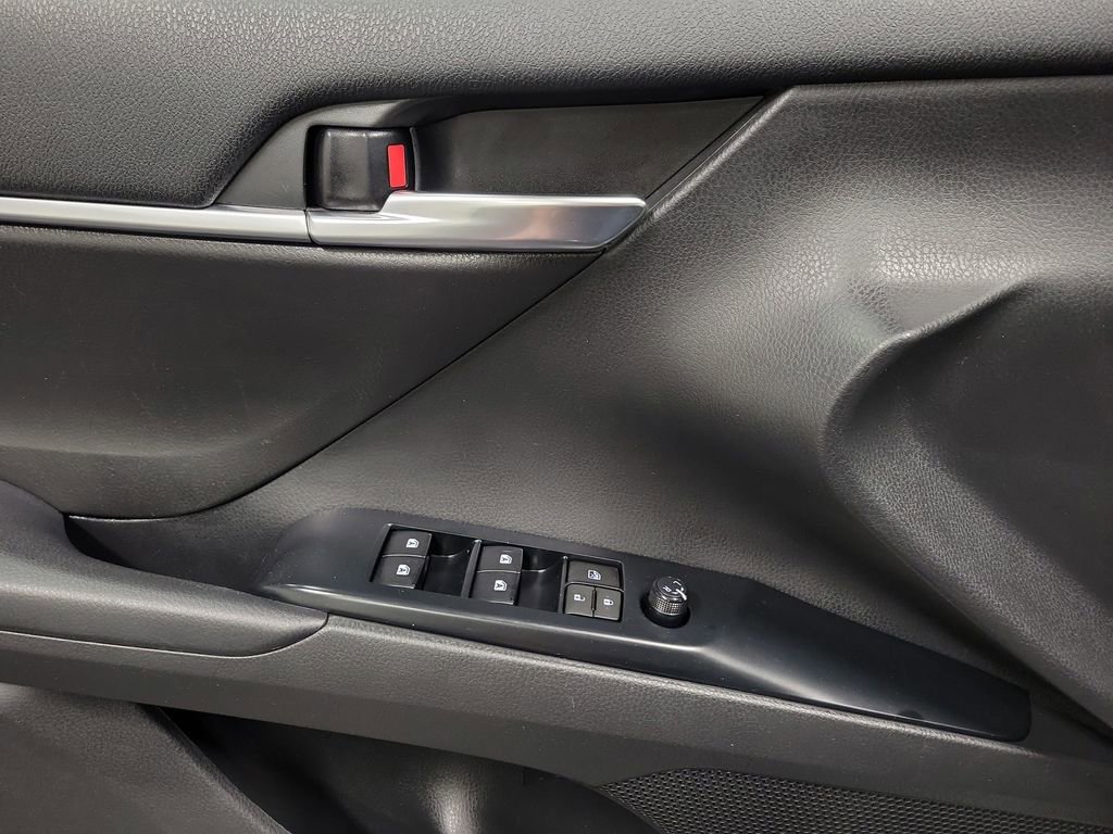Used 2020 Toyota Camry LE image 17