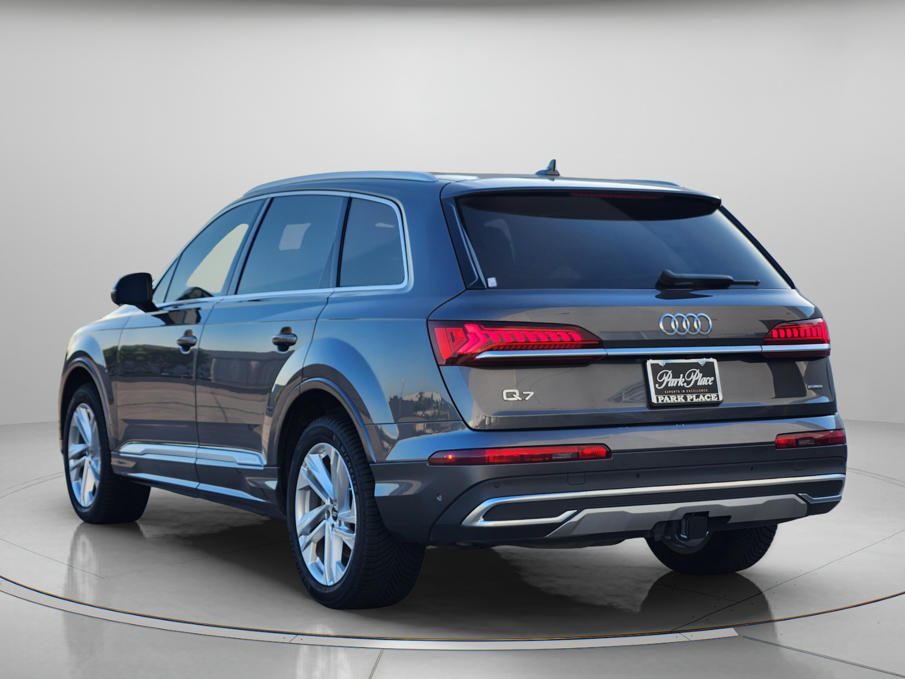 Used 2023 Audi Q7 3.0T Premium Plus w/ Premium Plus Package AWD/4WD image 3