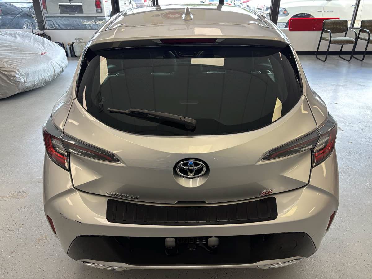 Used 2019 Toyota Corolla SE w/ Carpet Mat Package FWD image 10