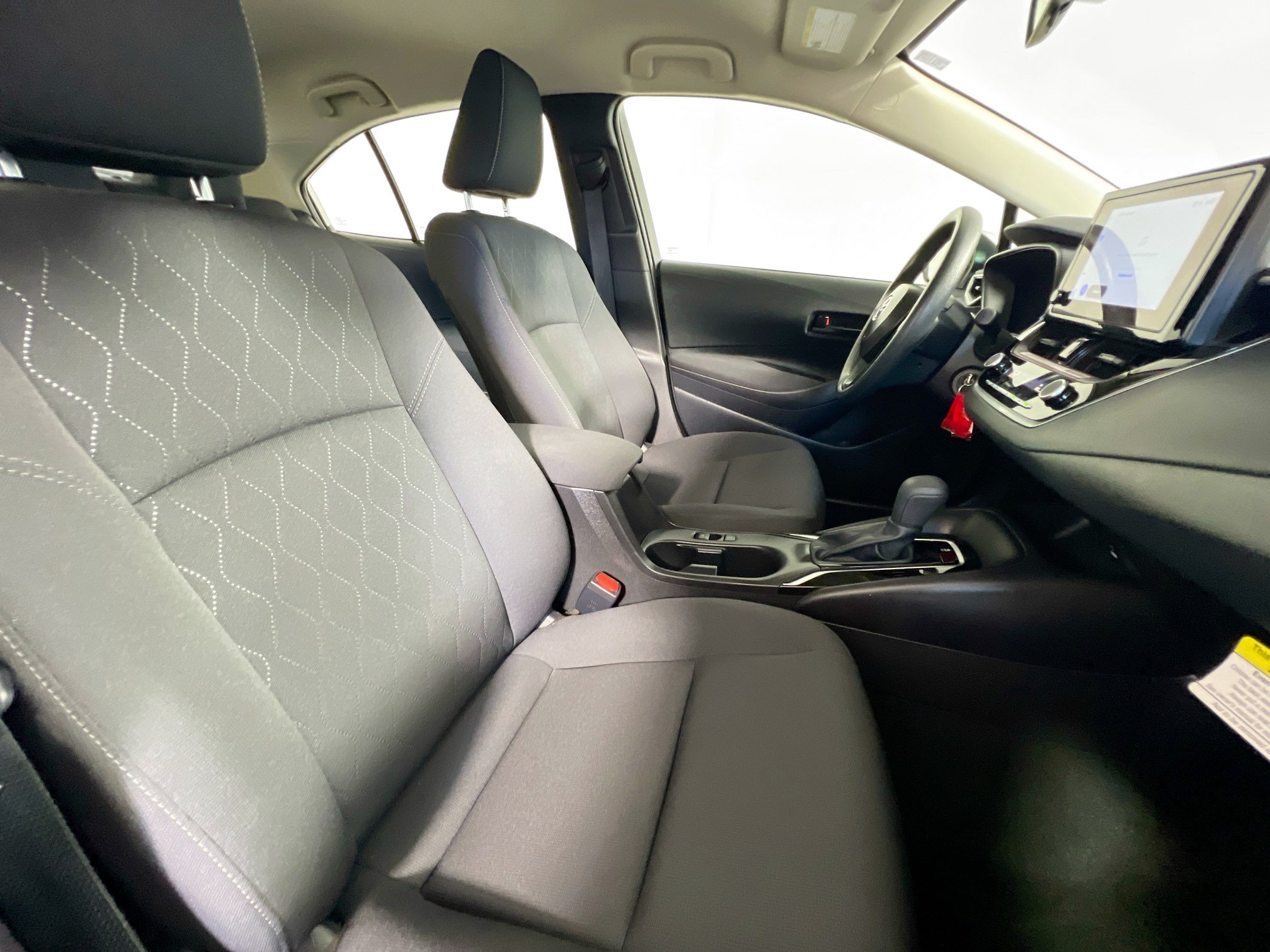 Used 2026 Toyota Corolla LE FWD image 30