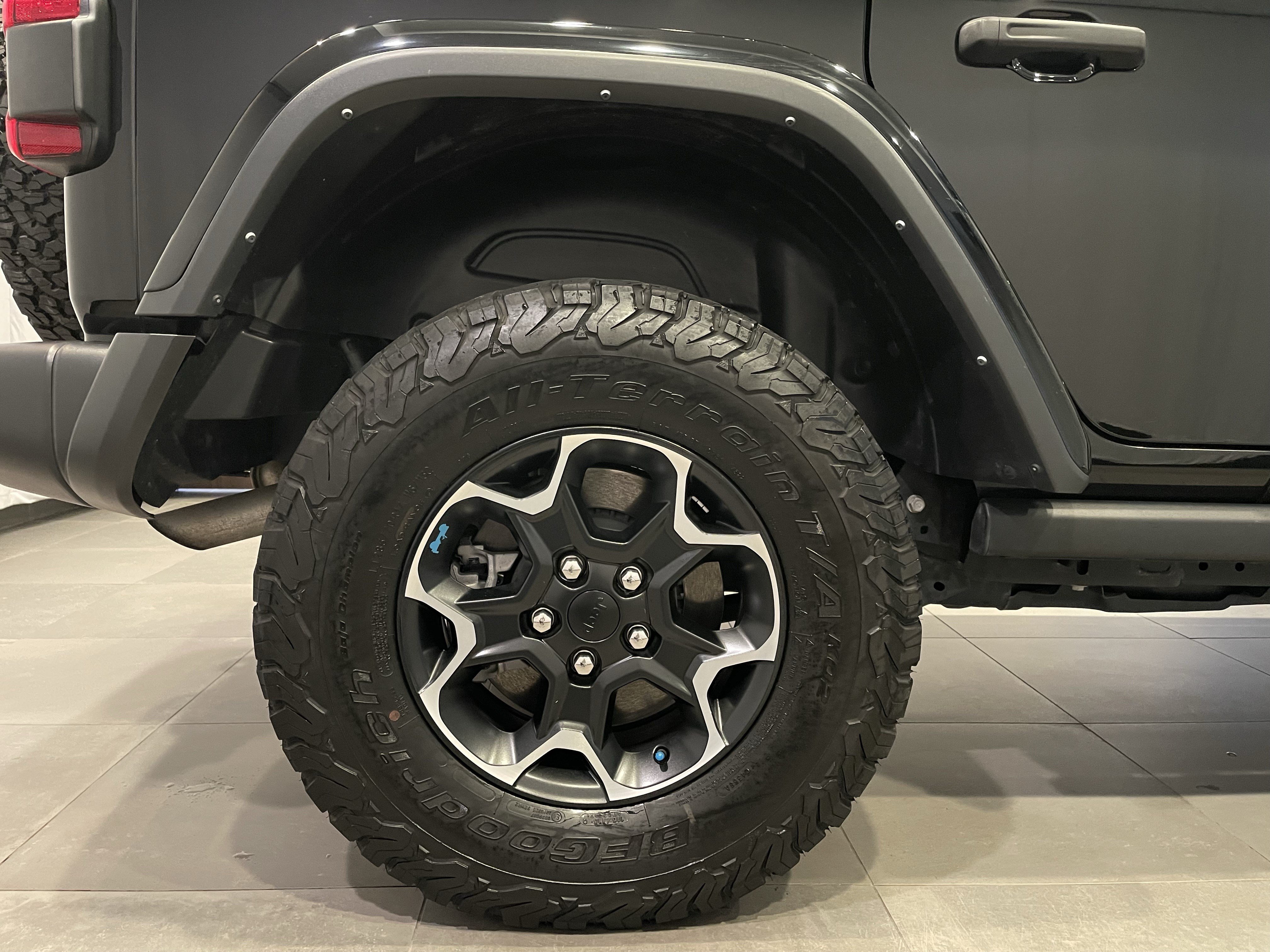 Used 2023 Jeep Wrangler Unlimited Rubicon 4xe w/ Cold Weather Group AWD/4WD image 9