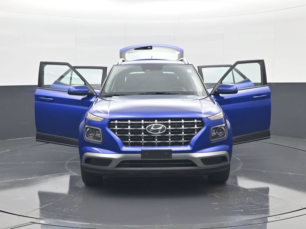 Certified 2024 Hyundai Venue SEL FWD image 32