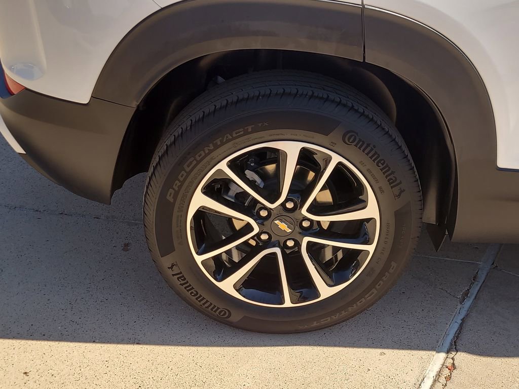 Used 2025 Chevrolet TrailBlazer LT AWD/4WD image 6