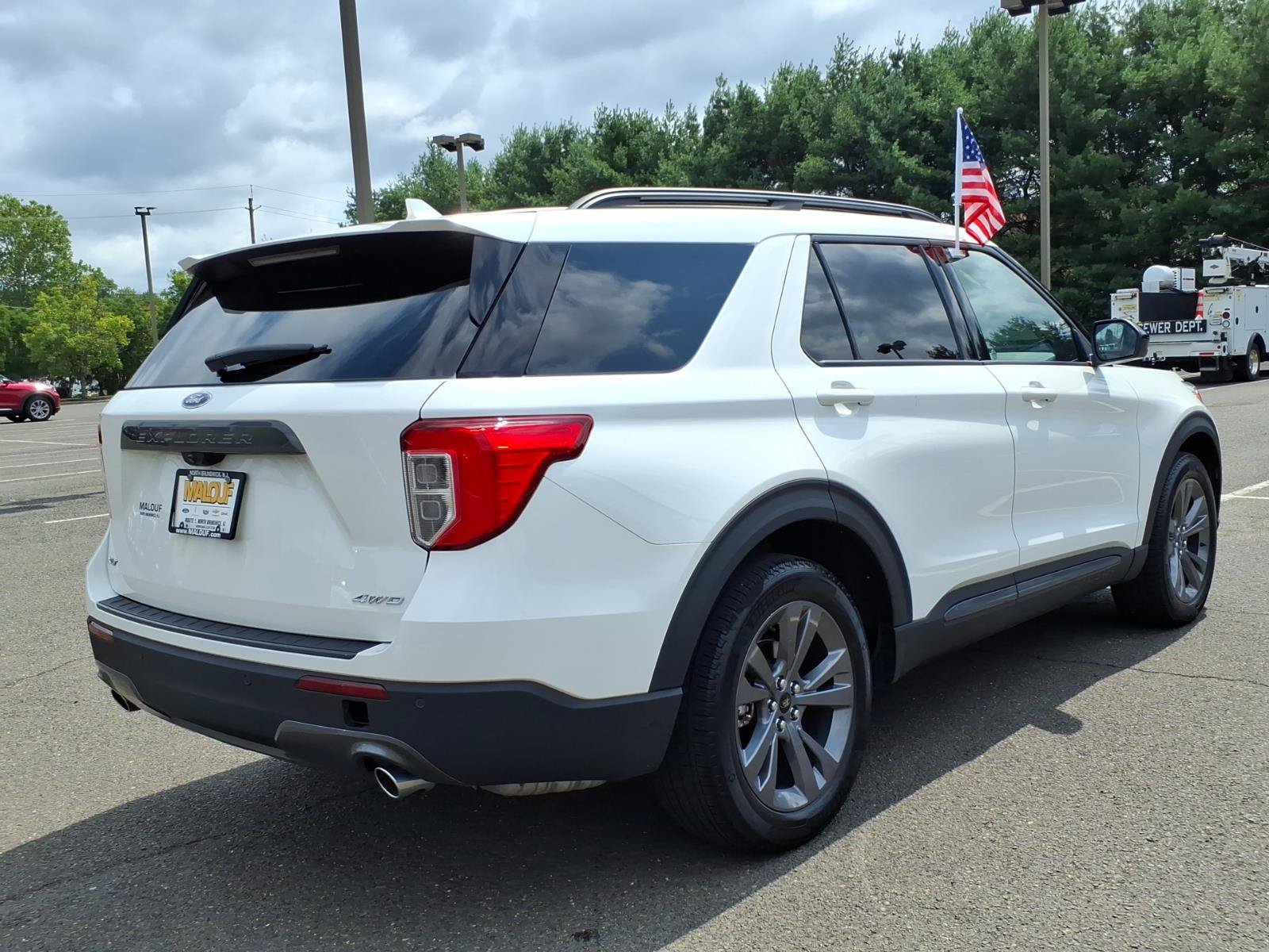 Certified 2023 Ford Explorer XLT w/ Equipment Group 202A AWD/4WD image 6
