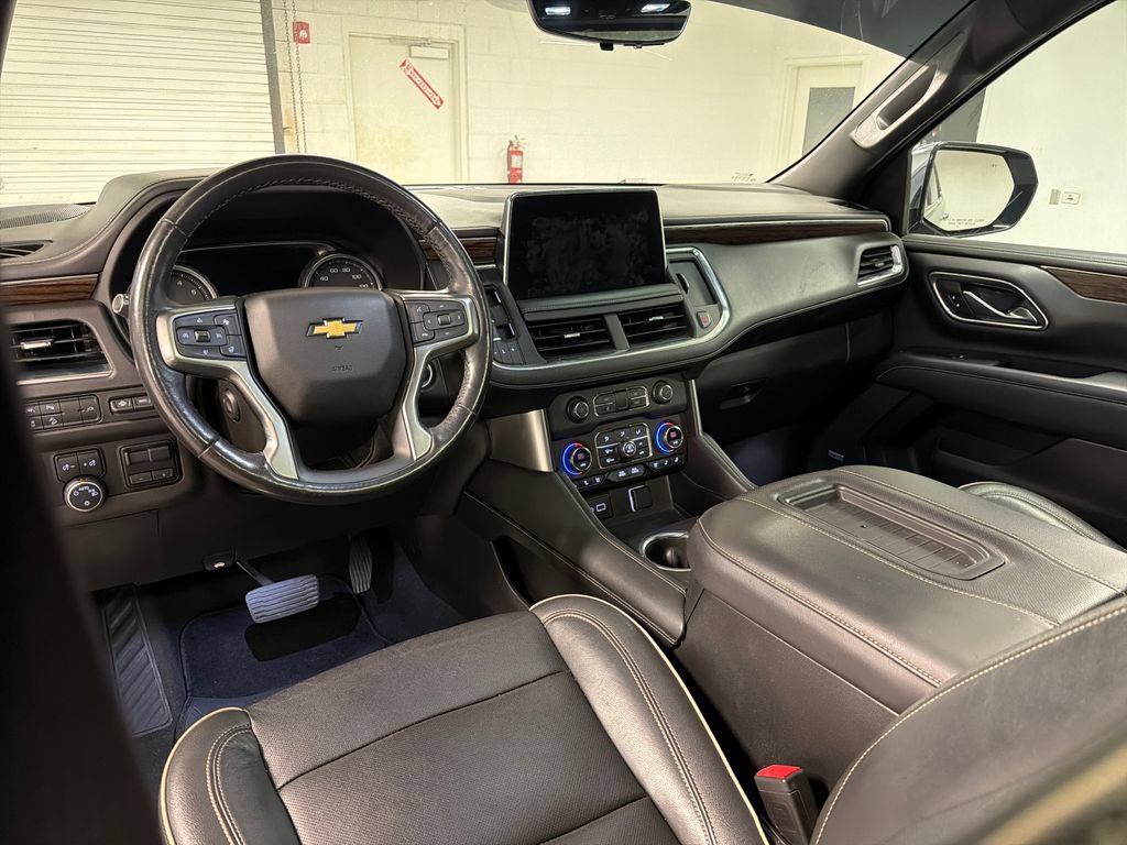 Used 2021 Chevrolet Suburban Premier w/ Premium Package AWD/4WD image 27