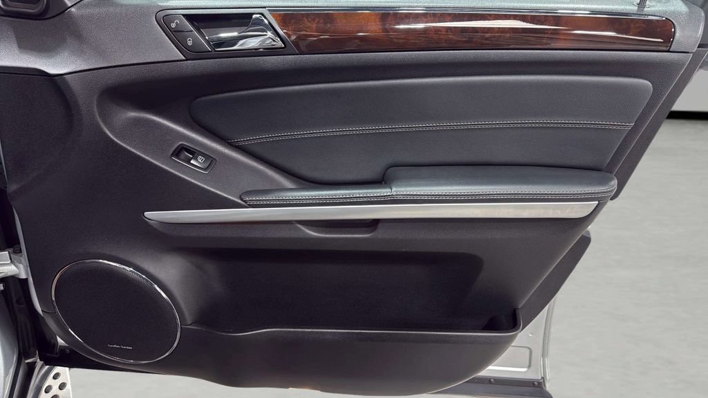 Used 2012 Mercedes-Benz GL 320 BlueTEC 4MATIC image 11