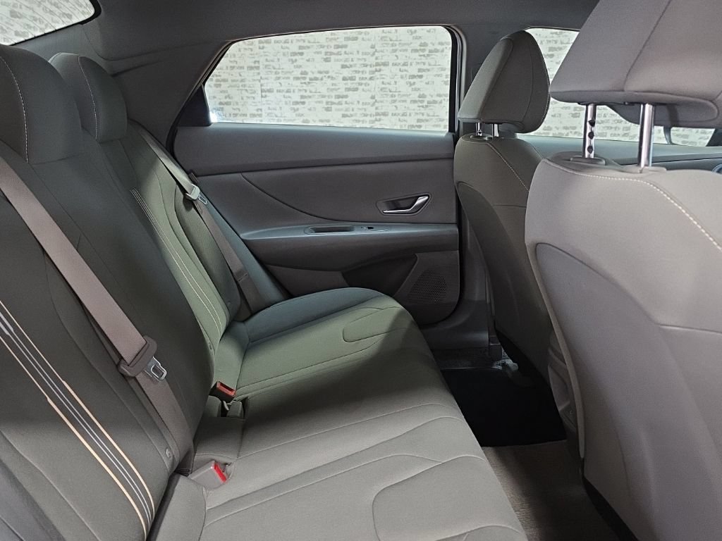 Certified 2024 Hyundai Elantra SEL FWD image 10