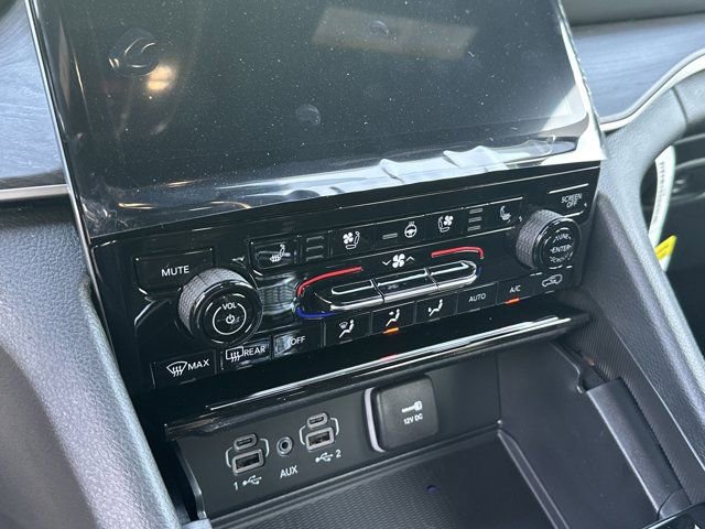 New 2025 Jeep Grand Cherokee Limited w/ Luxury Tech Group II image 26