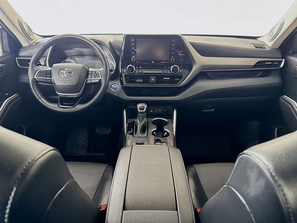 Used 2022 Toyota Highlander Limited AWD/4WD image 3