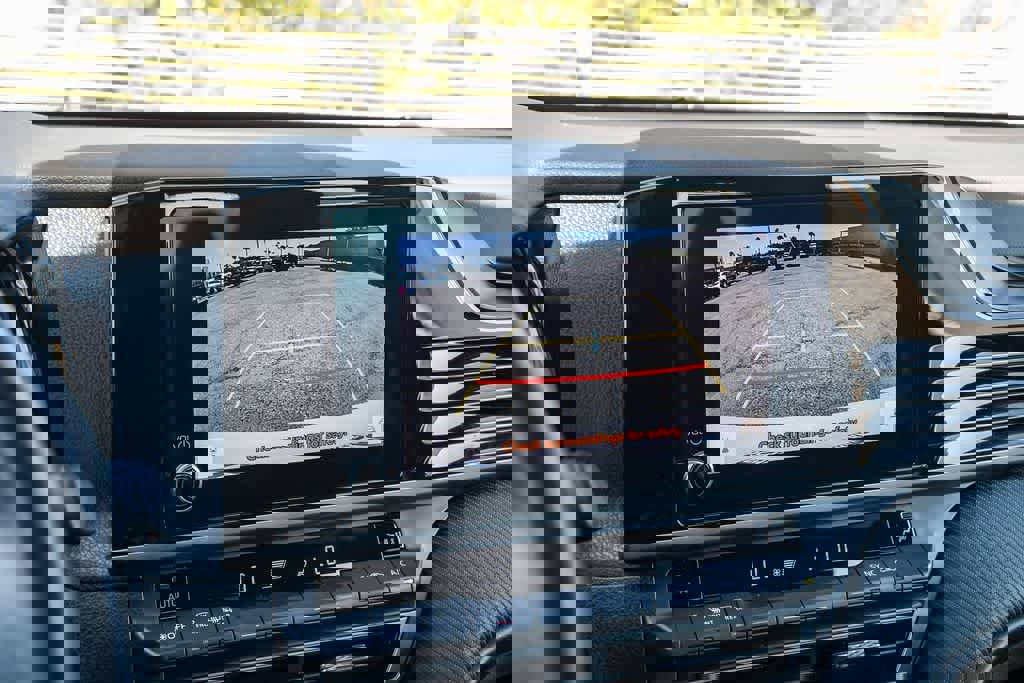 Used 2025 Toyota Camry SE image 23