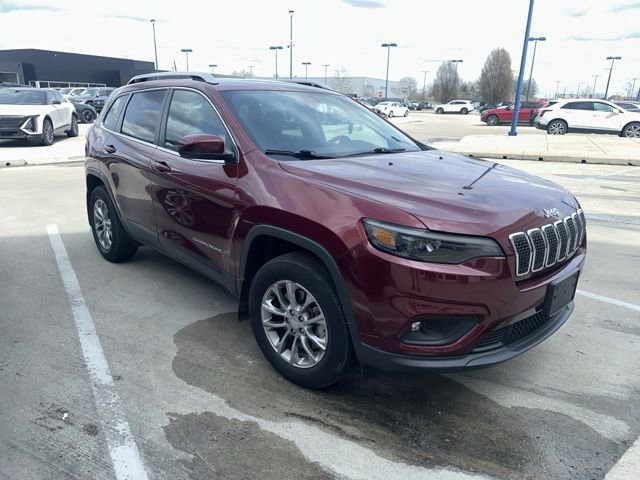 Used 2019 Jeep Cherokee Latitude Plus w/ Comfort/Convenience Group image 3