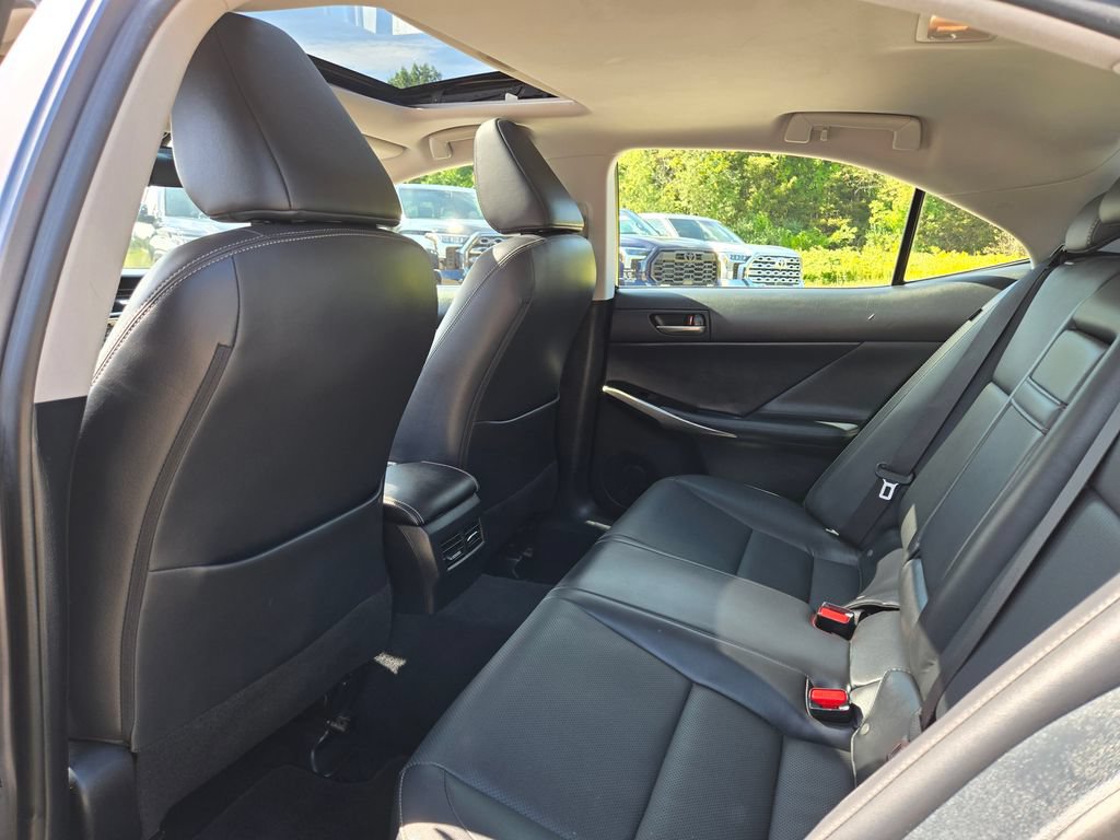 Used 2017 Lexus IS 300 AWD image 15