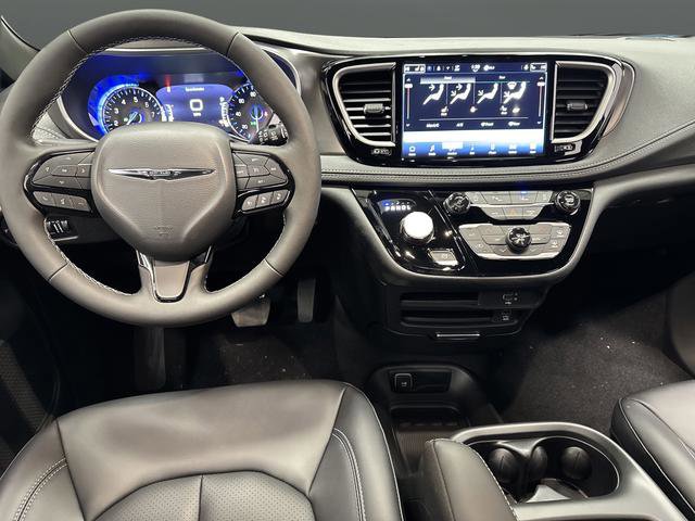 New 2026 Chrysler Pacifica Select image 5