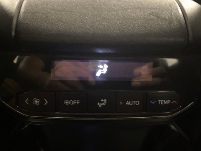 Used 2023 Toyota Highlander XLE image 32