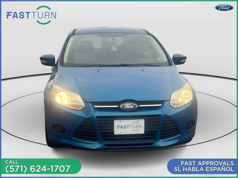 Used 2014 Ford Focus SE w/ SE Winter Package FWD image 3