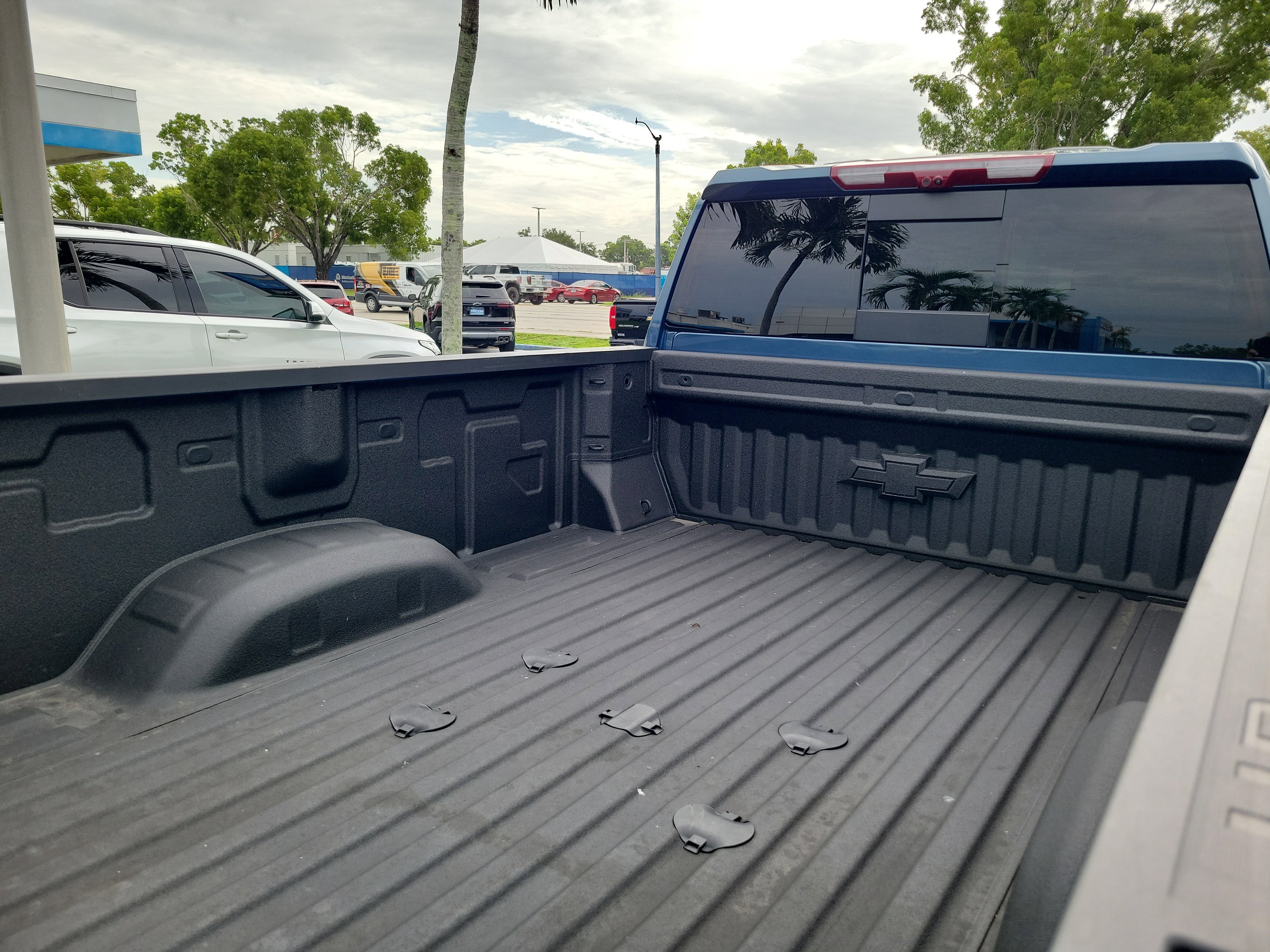 Used 2025 Chevrolet Silverado 3500 High Country w/ Technology Package image 6