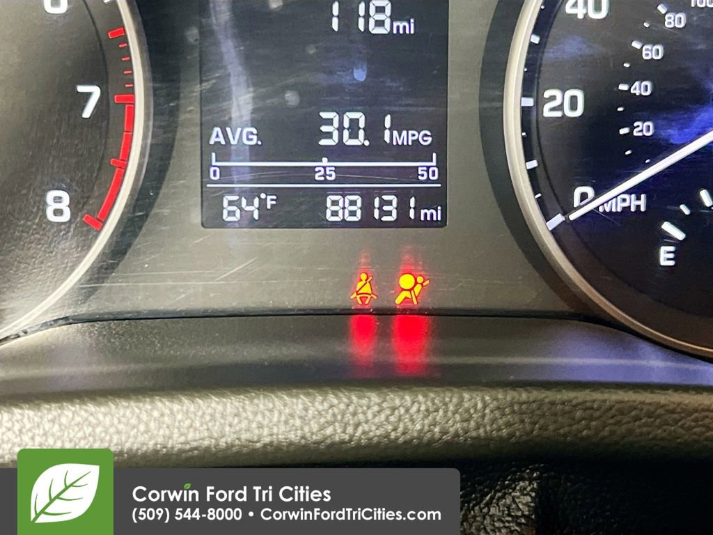 Used 2017 Hyundai Elantra SE image 2