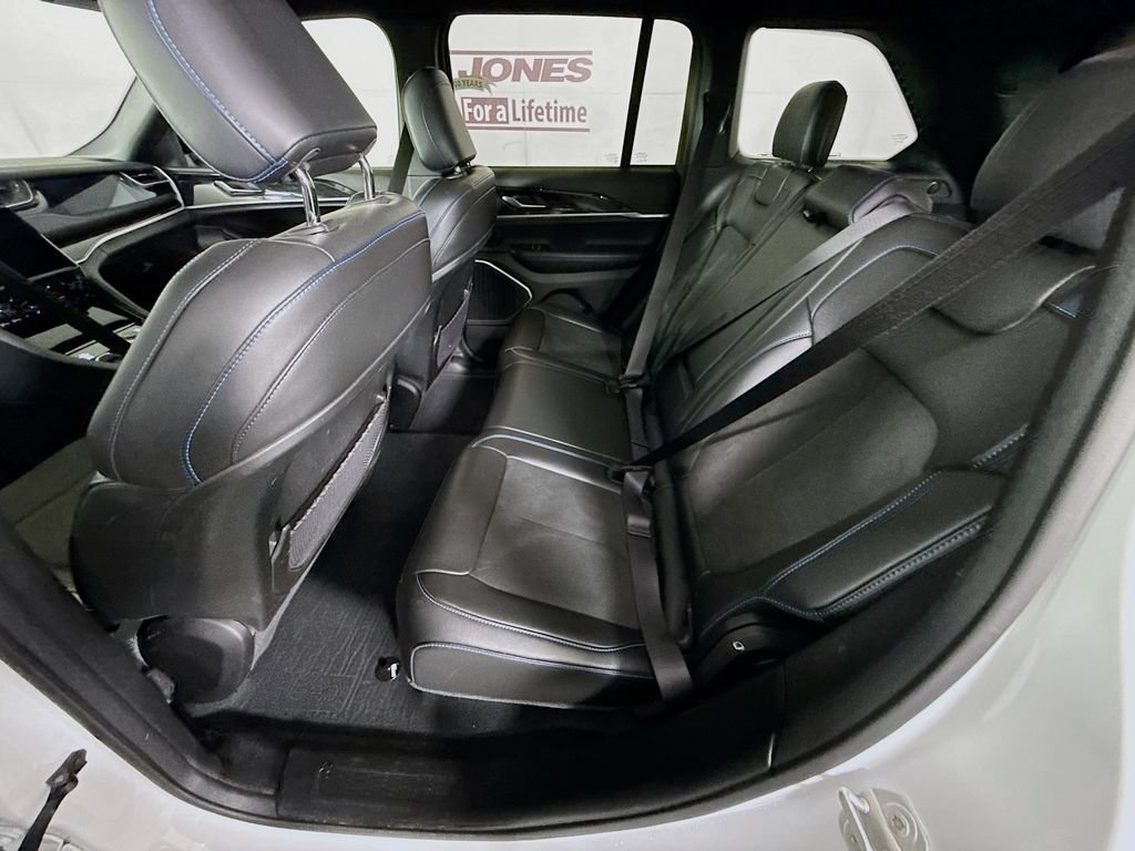 Used 2023 Jeep Grand Cherokee Trailhawk AWD/4WD image 29