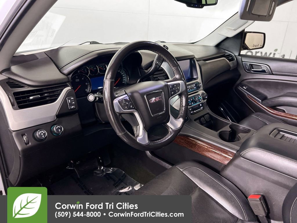 Used 2017 GMC Yukon SLT image 3