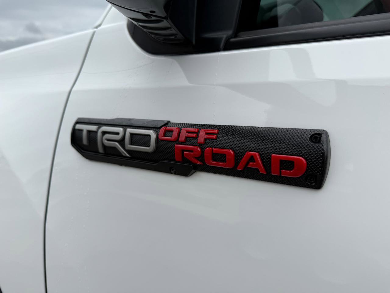 Used 2022 Toyota Tacoma TRD Off-Road AWD/4WD image 10