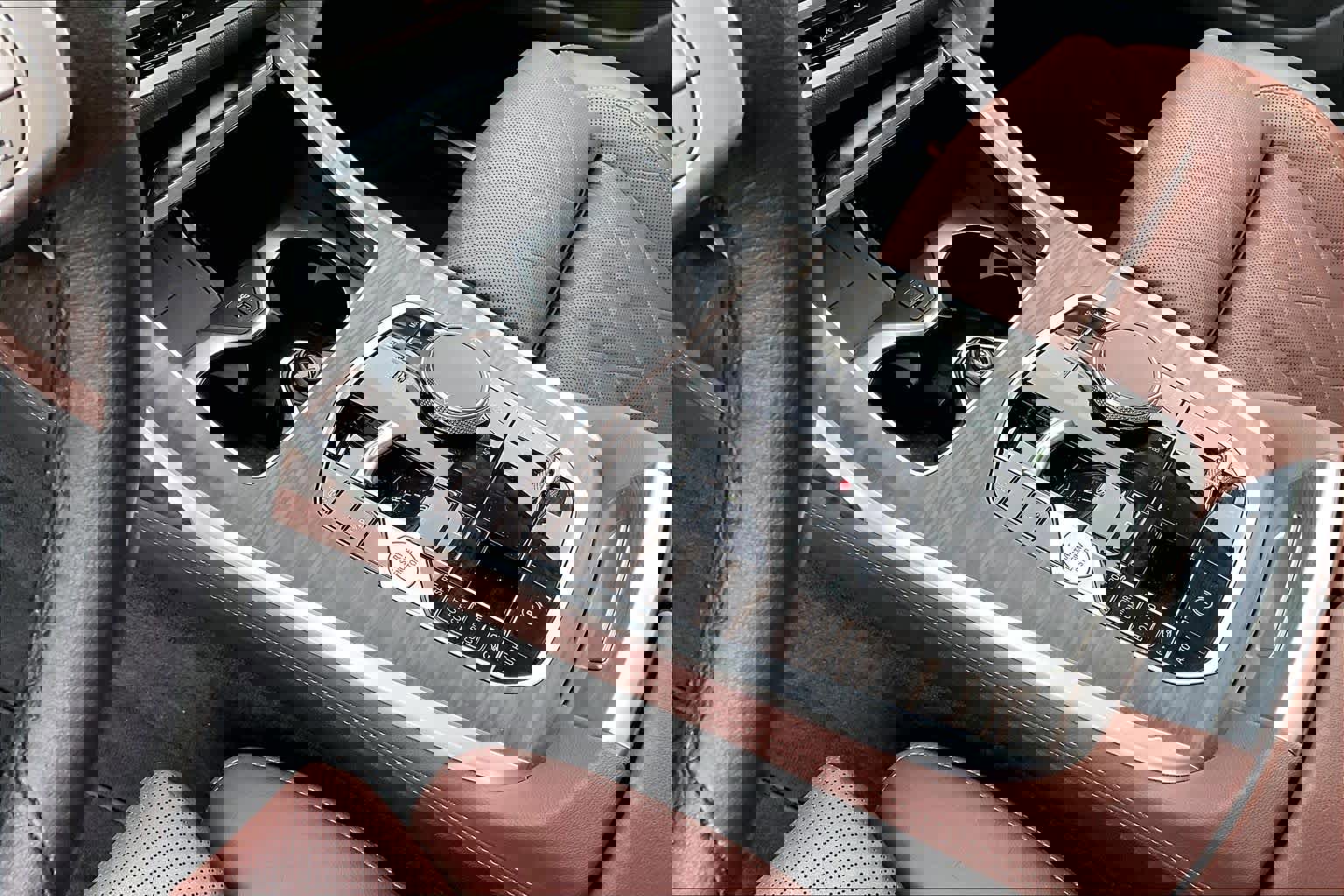 Certified 2024 BMW X7 xDrive40i w/ Premium Package image 17