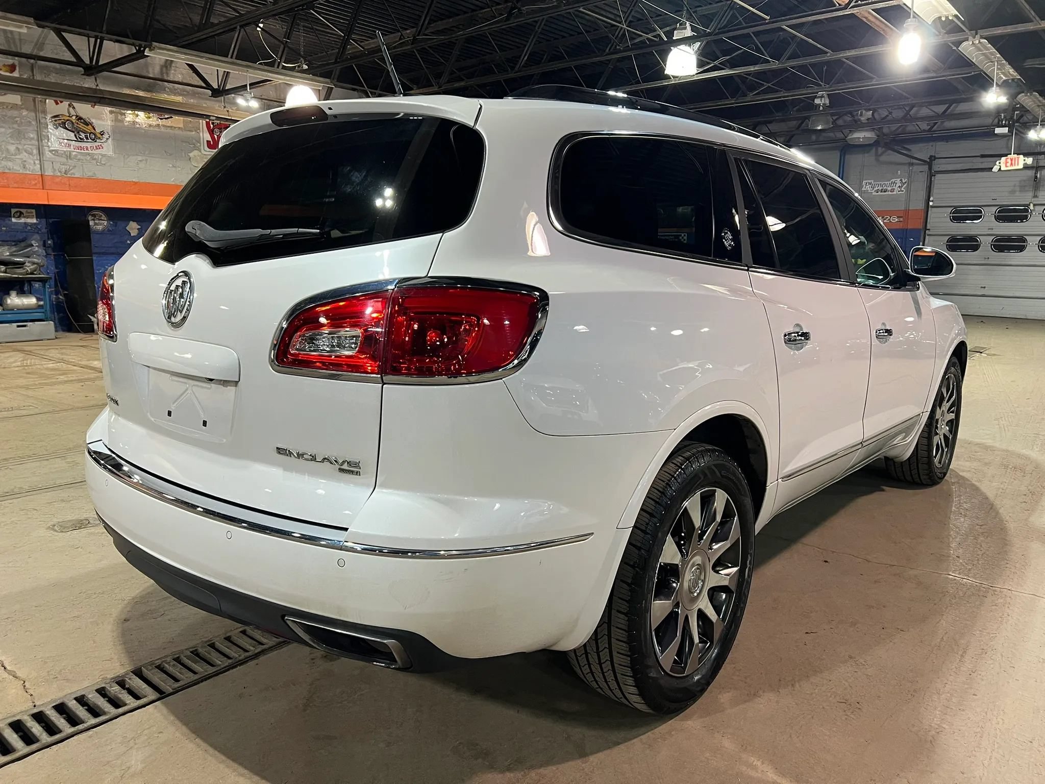 Used 2017 Buick Enclave Premium w/ Experience Buick Package AWD/4WD image 3