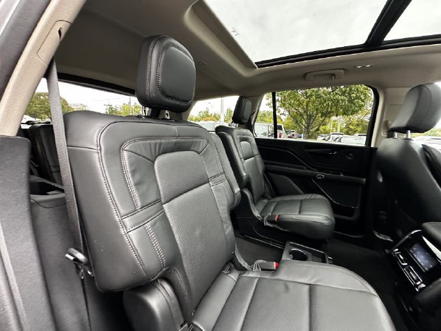 Certified 2023 Lincoln Aviator Reserve w/ Elements Package Plus AWD/4WD image 38