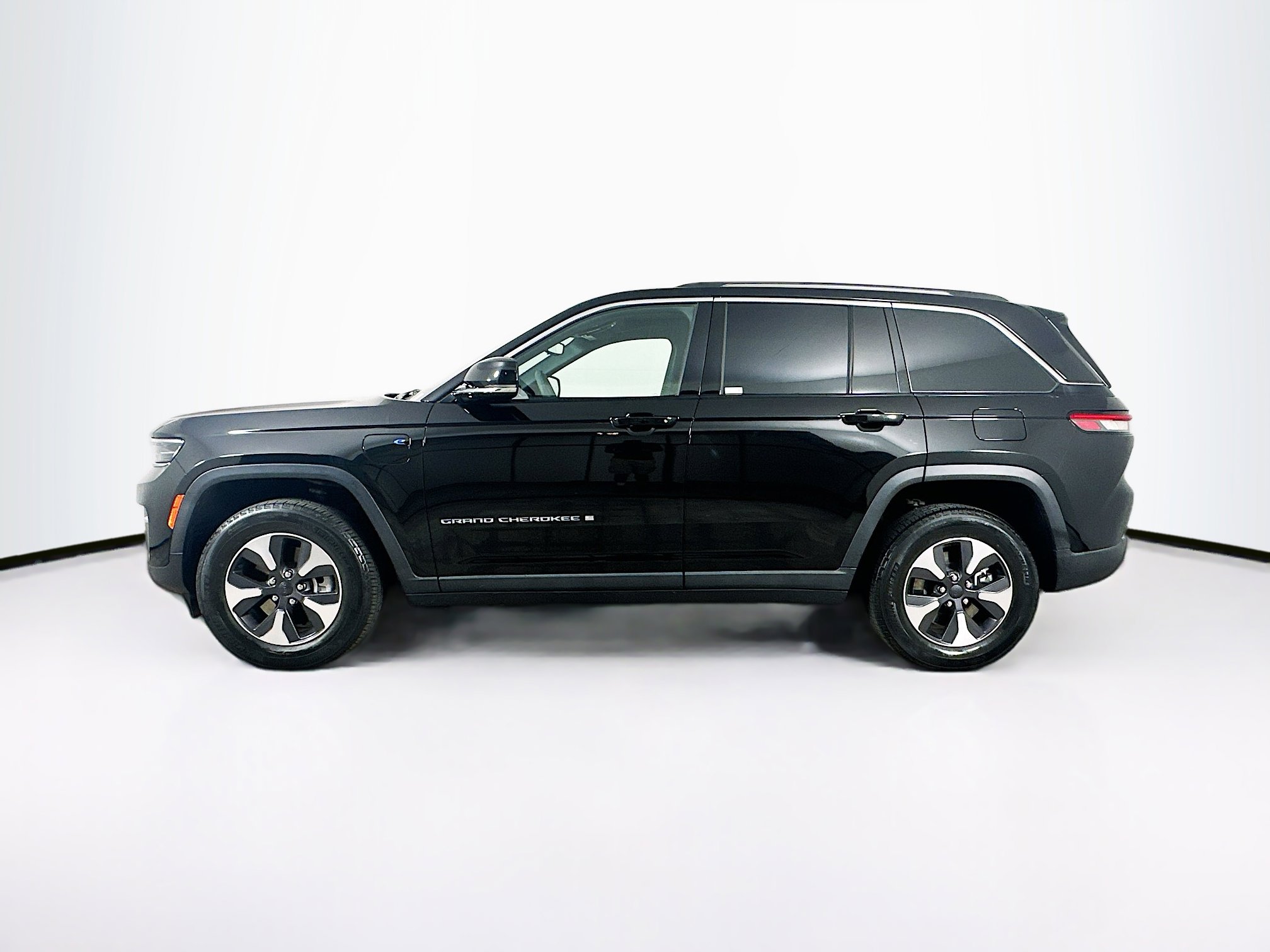 Used 2022 Jeep Grand Cherokee Limited 4xe AWD/4WD image 4