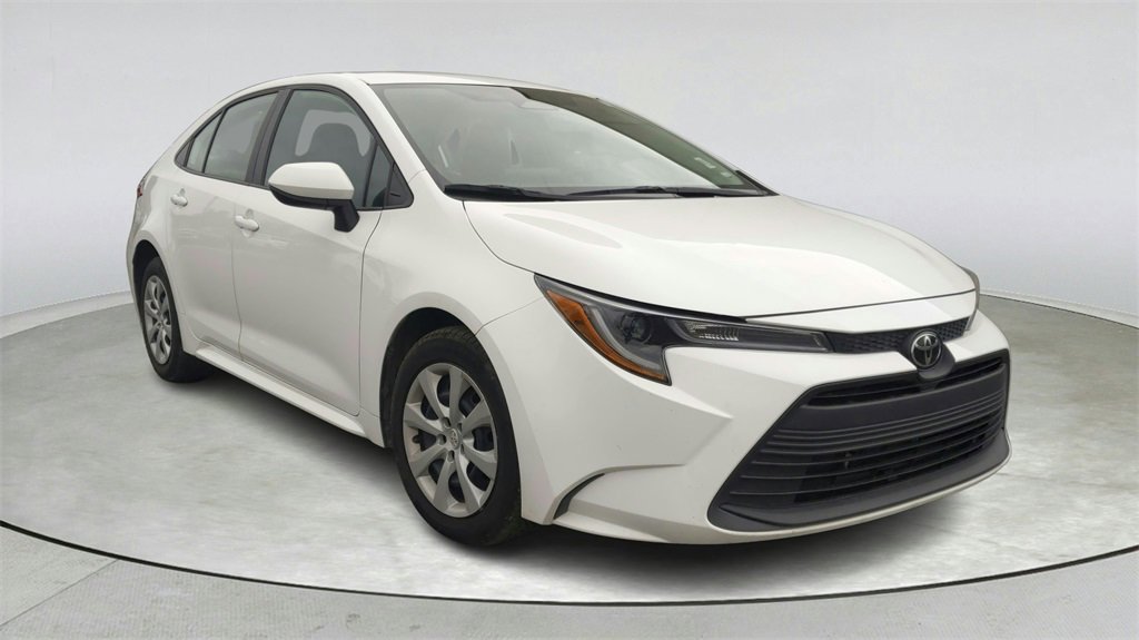 Used 2024 Toyota Corolla LE image 1