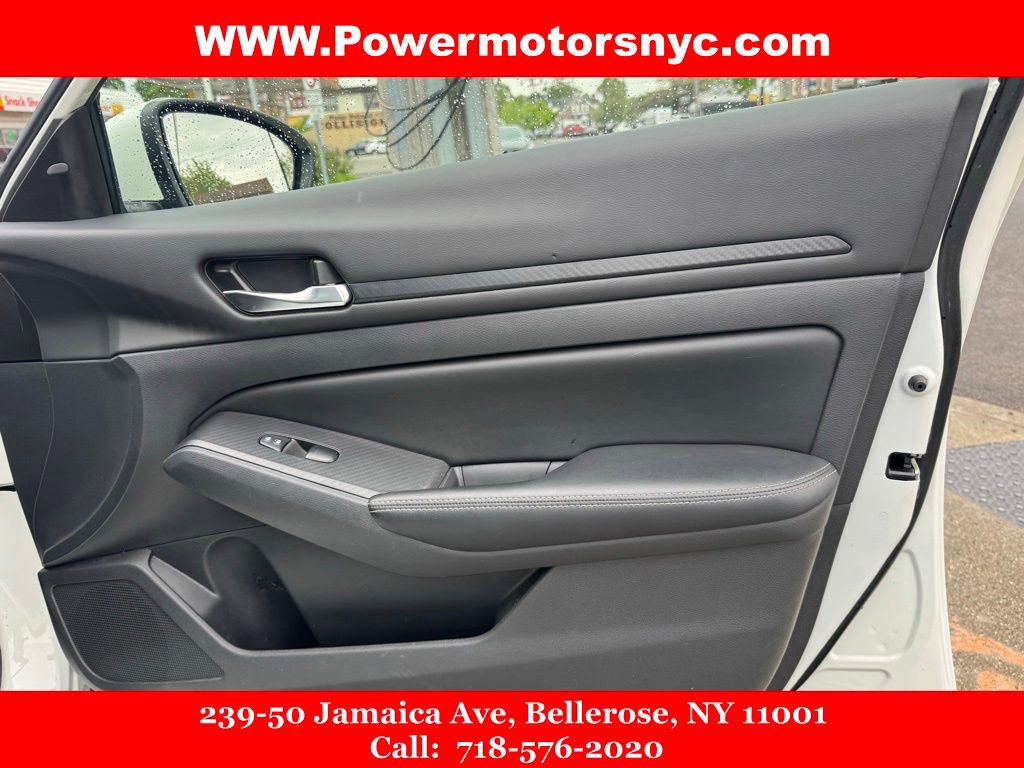 Used 2024 Nissan Altima 2.5 SV w/ SV Premium Package FWD image 21