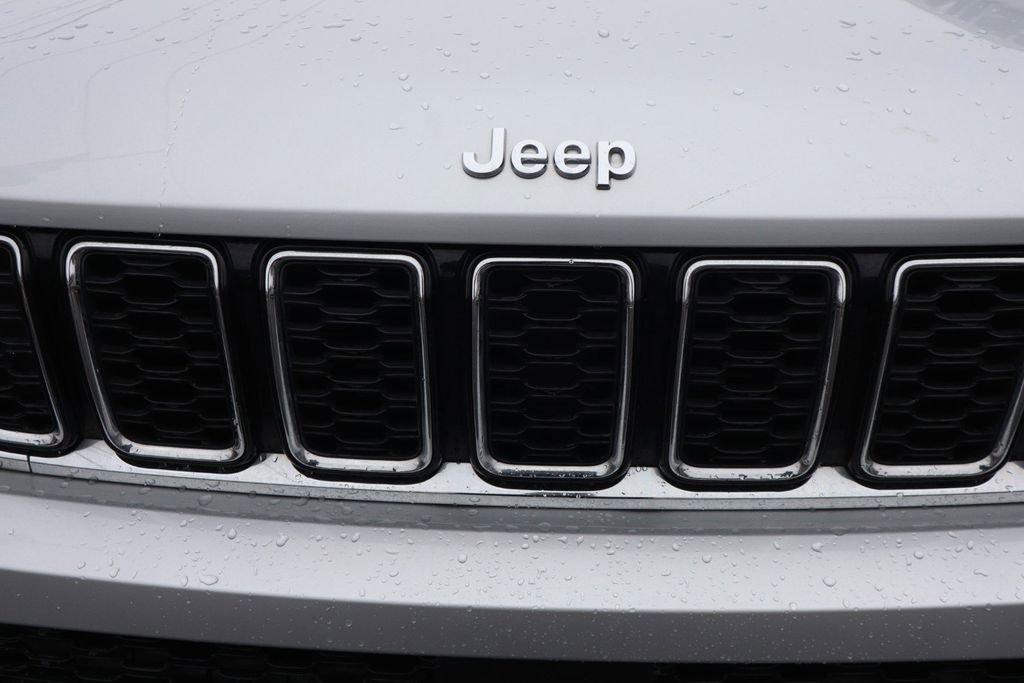 Used 2022 Jeep Grand Cherokee L Limited image 36