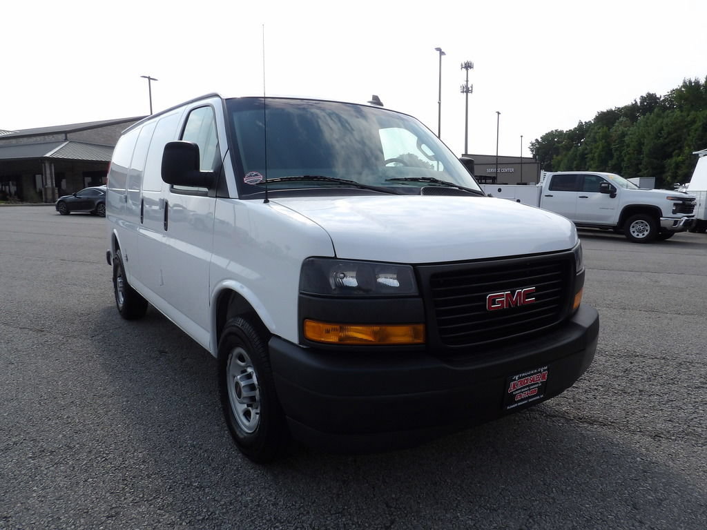 Used 2022 GMC Savana 2500 RWD image 11