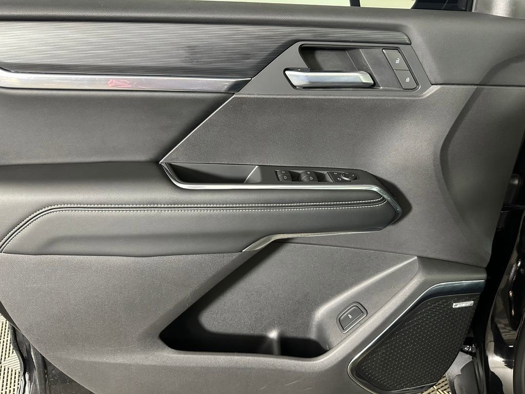 Used 2025 GMC Acadia Elevation w/ Elevation Premium Package image 28