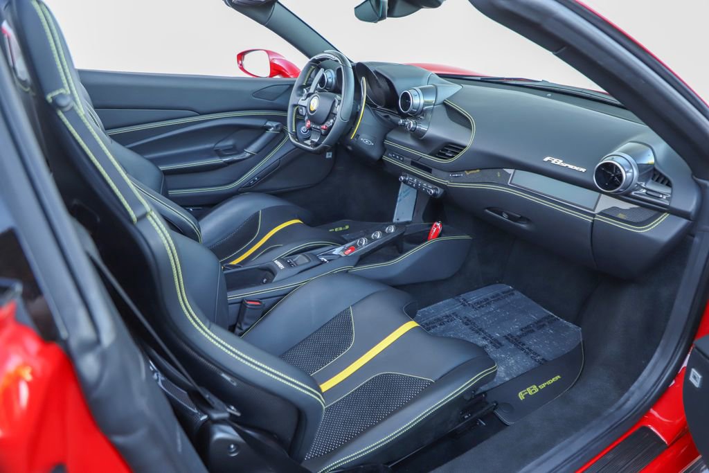 Certified 2022 Ferrari F8 Tributo RWD image 15