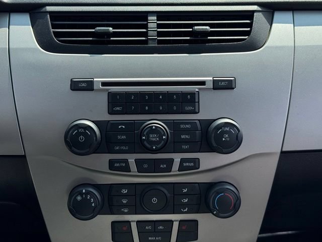 Used 2011 Ford Focus SEL FWD image 3