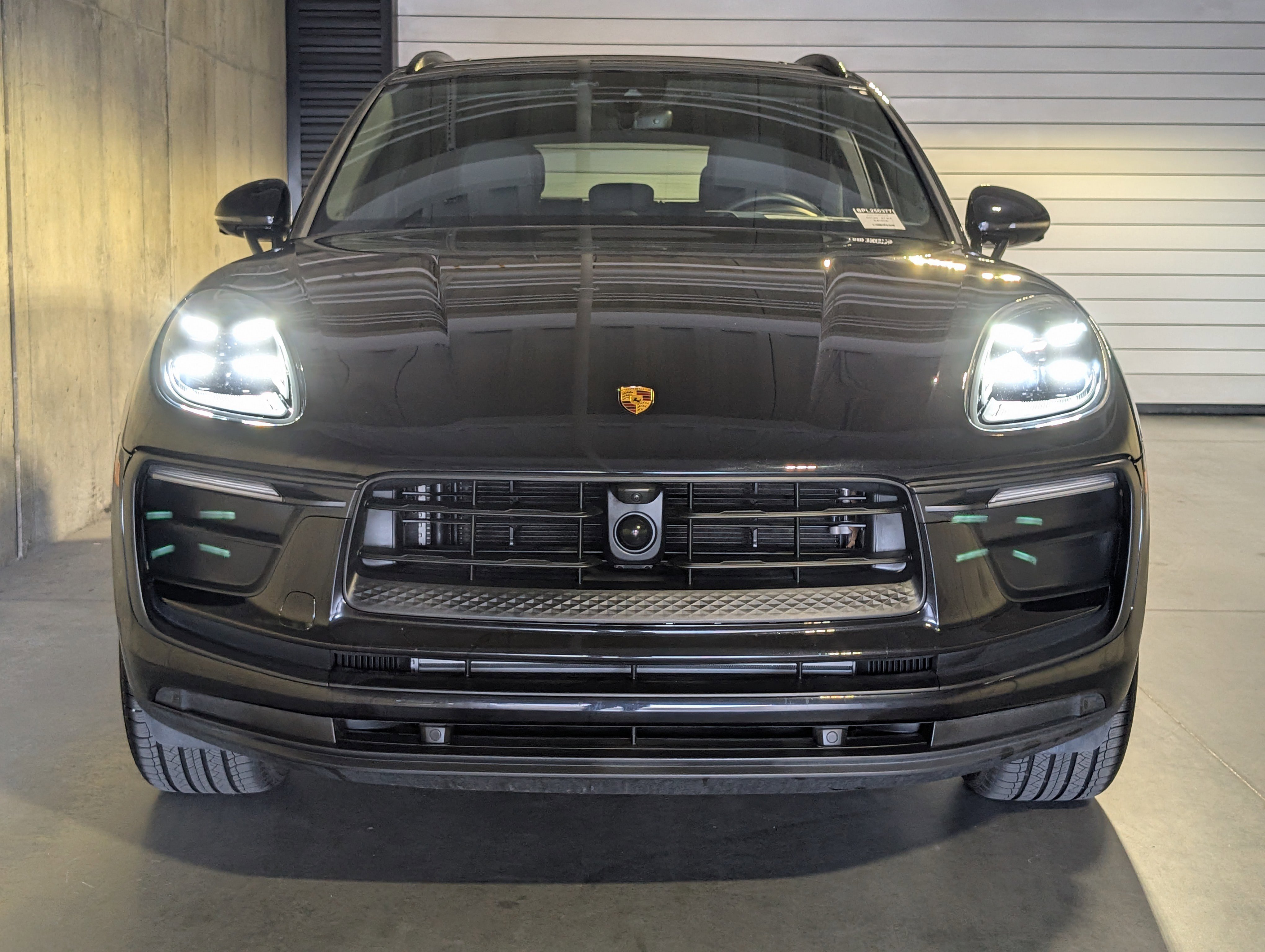 Certified 2025 Porsche Macan image 13