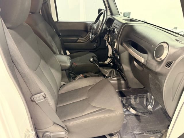 Used 2016 Jeep Wrangler Unlimited Sport w/ Connectivity Group image 33
