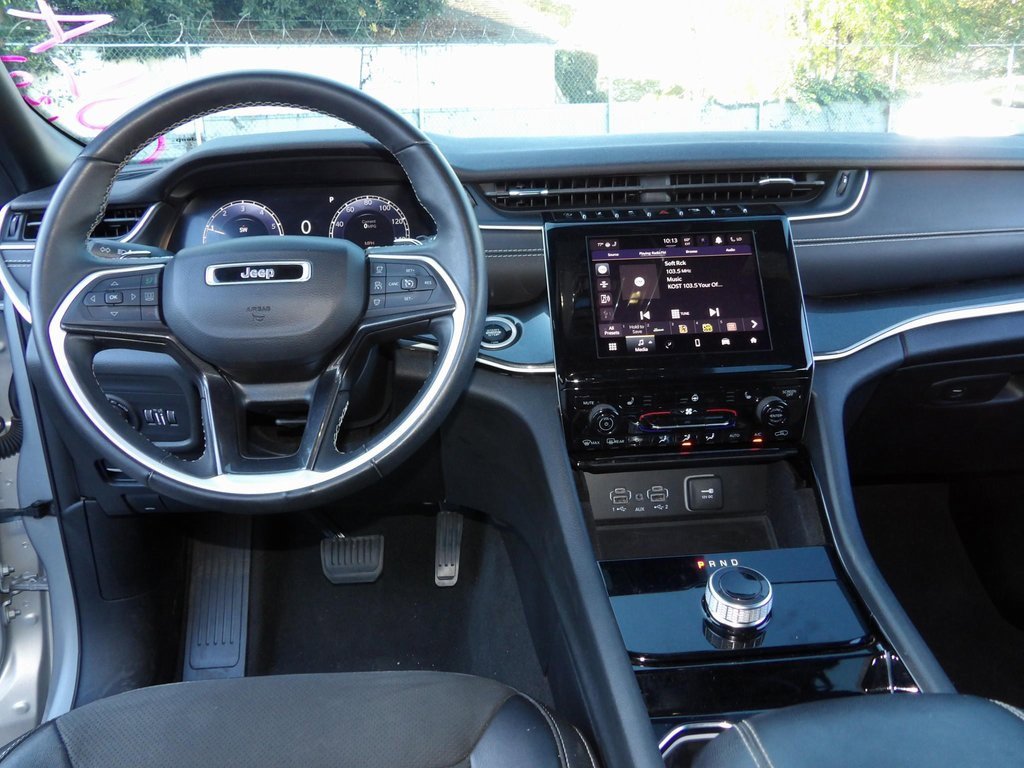 Used 2022 Jeep Grand Cherokee Altitude image 6