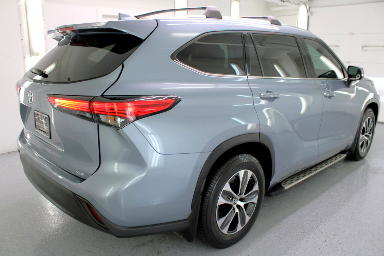 Used 2021 Toyota Highlander XLE image 10