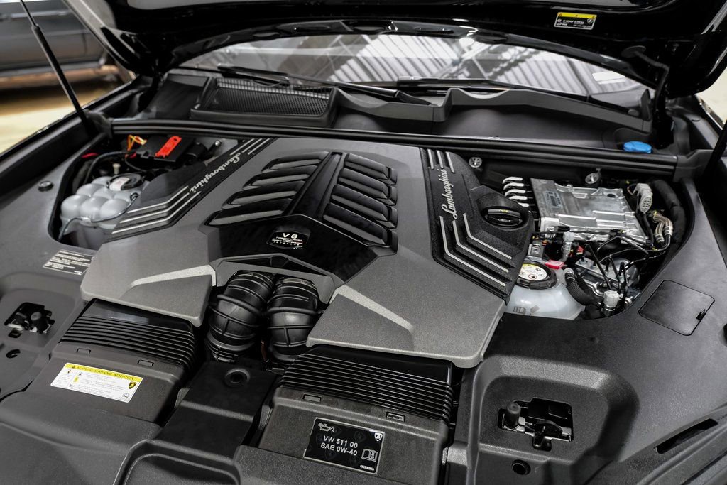 Used 2025 Lamborghini Urus Performante AWD/4WD image 52