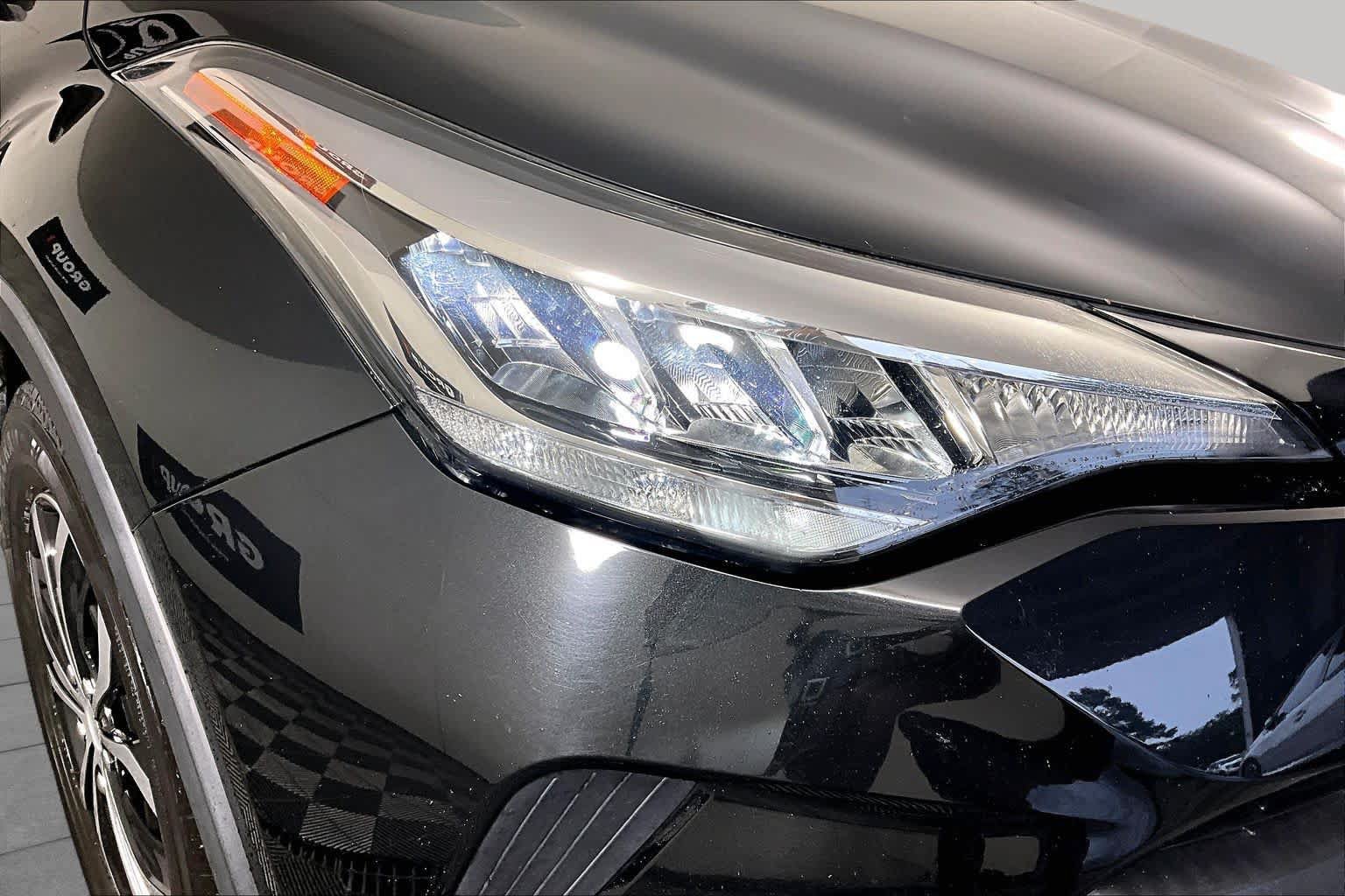 Used 2020 Toyota C-HR LE FWD image 26