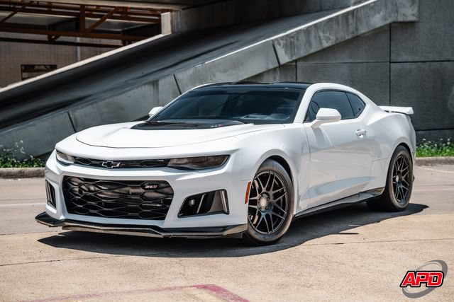 Used 2018 Chevrolet Camaro ZL1 RWD image 40