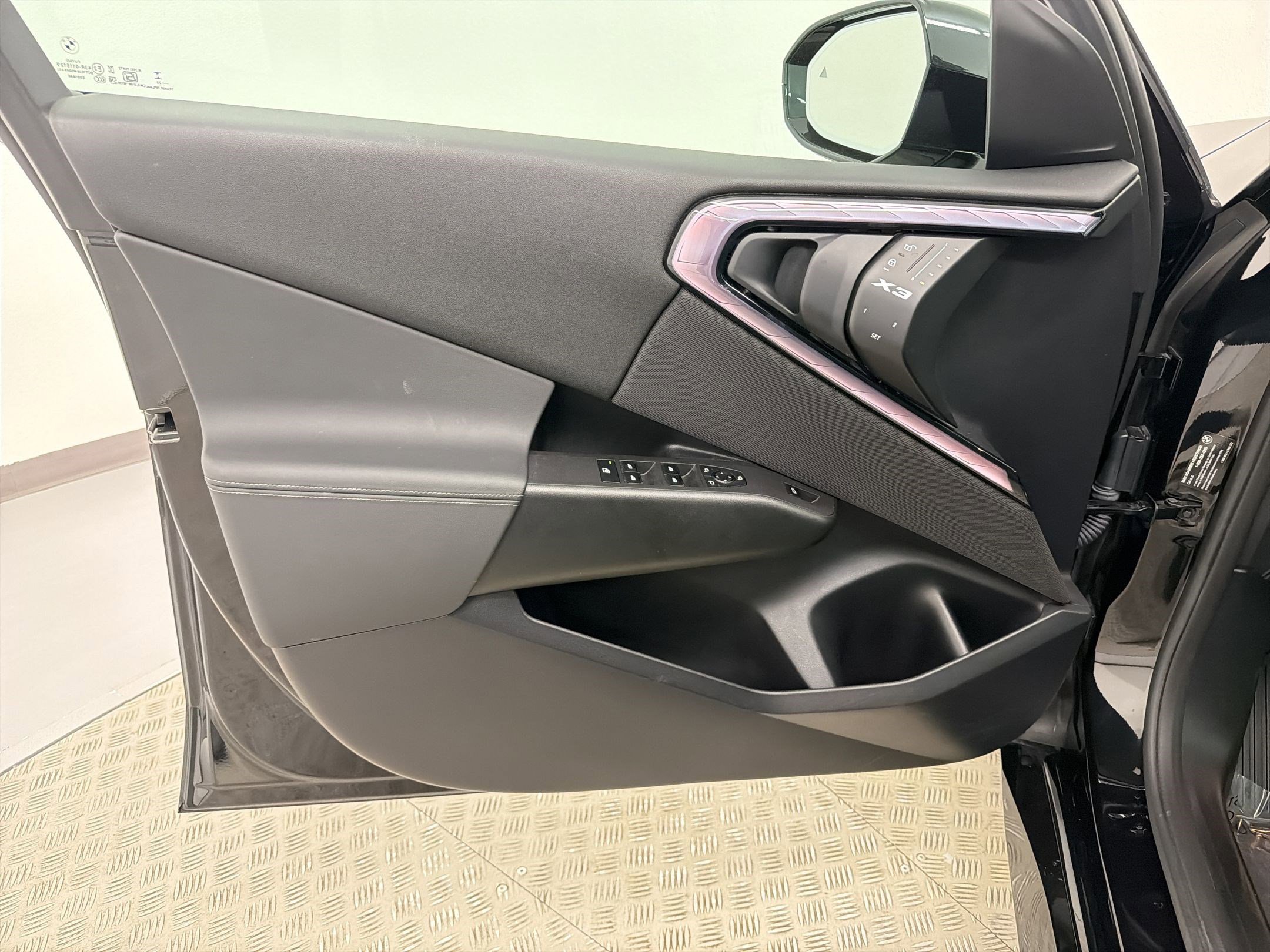 Used 2025 BMW X3 xDrive30i w/ Premium Package image 18