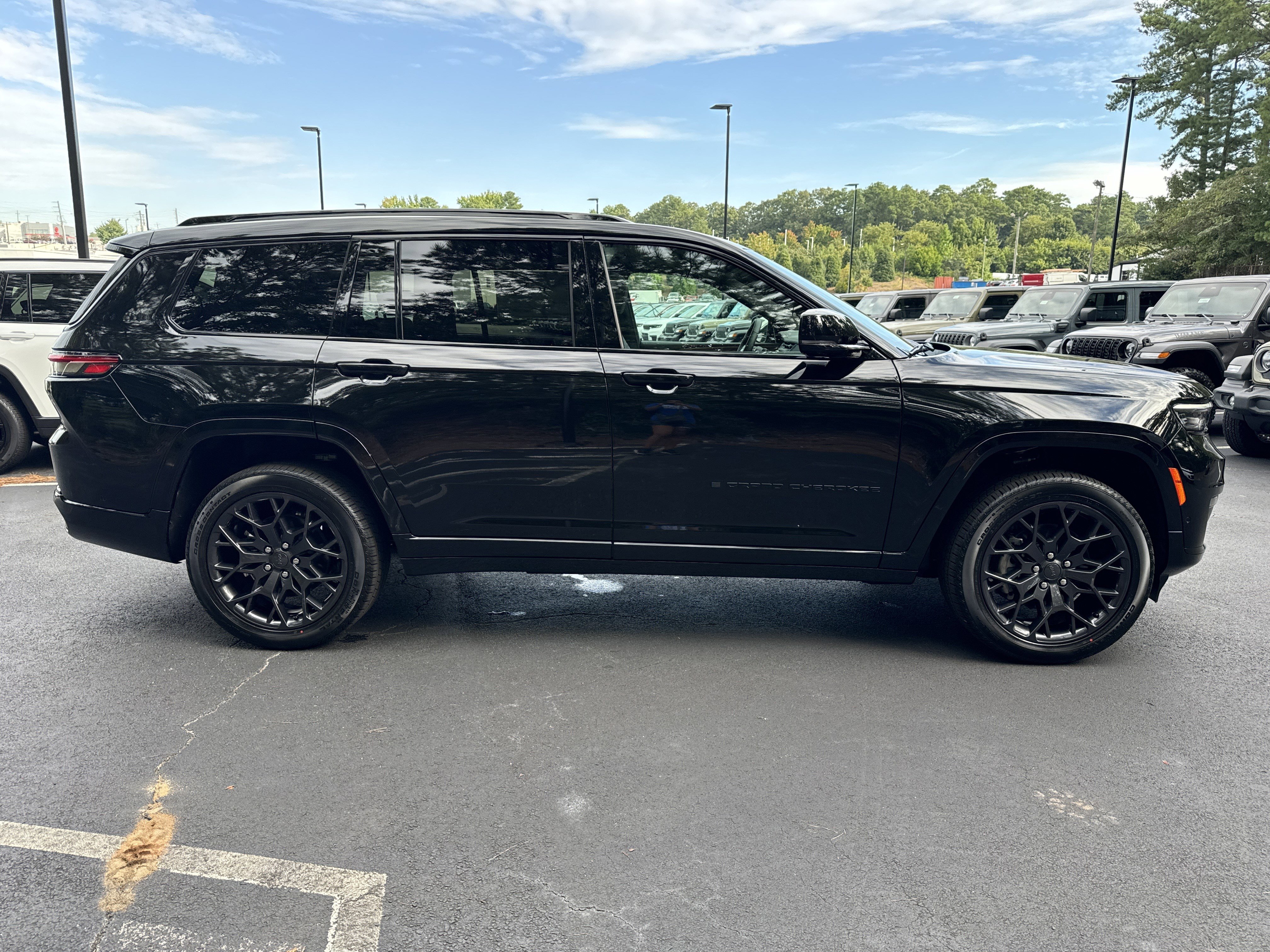 New 2025 Jeep Grand Cherokee L Summit w/ Obsidian Package image 9