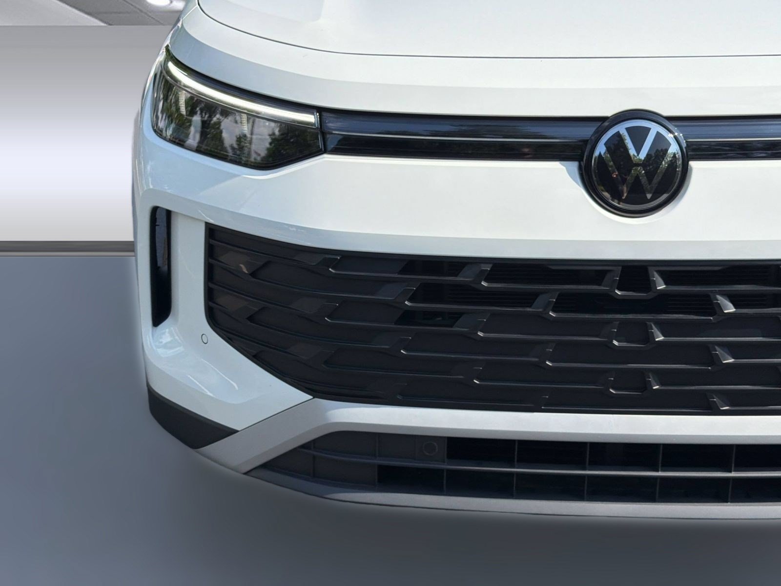 Used 2025 Volkswagen Tiguan S FWD image 28