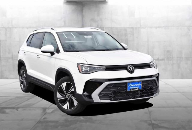 New 2025 Volkswagen Taos SE image 2