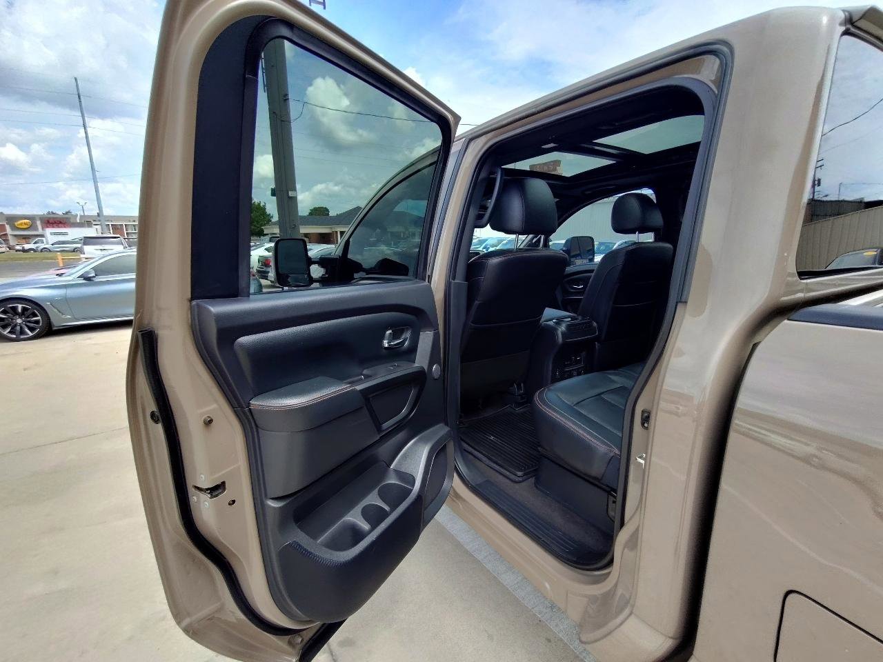 Used 2021 Nissan Titan PRO-4X w/ Pro-4x Convenience Package AWD/4WD image 35