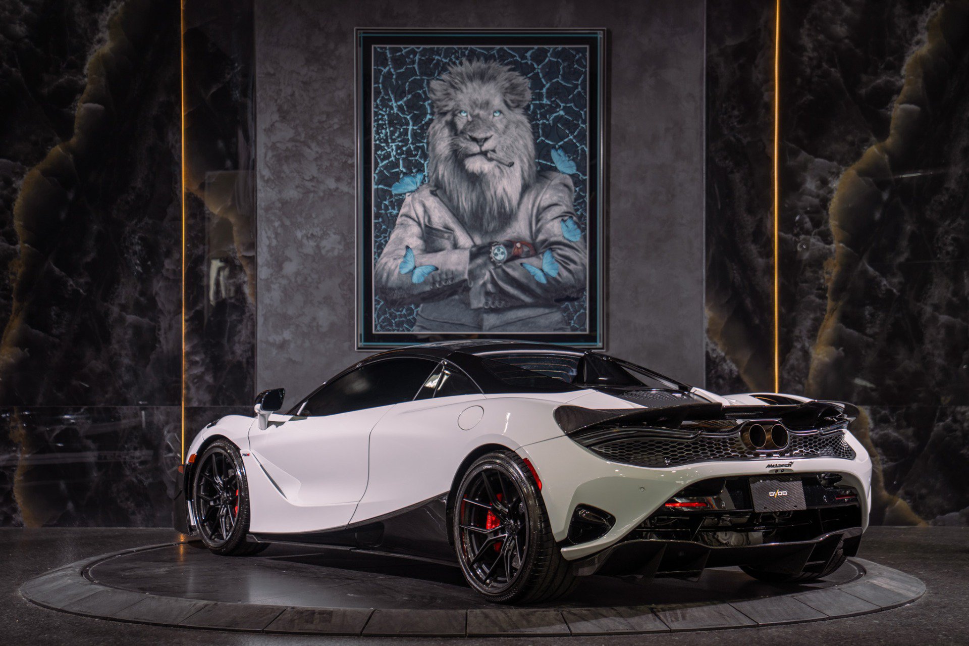 Used 2024 McLaren 750S Spider RWD image 7