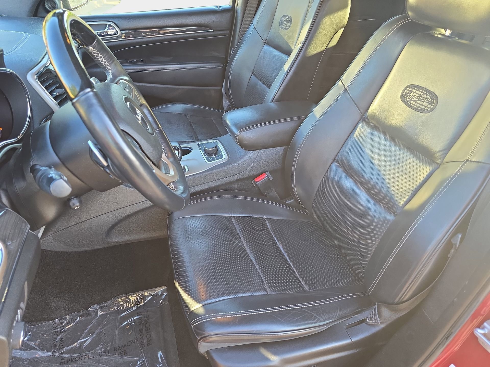 Used 2015 Jeep Grand Cherokee Overland AWD/4WD image 14