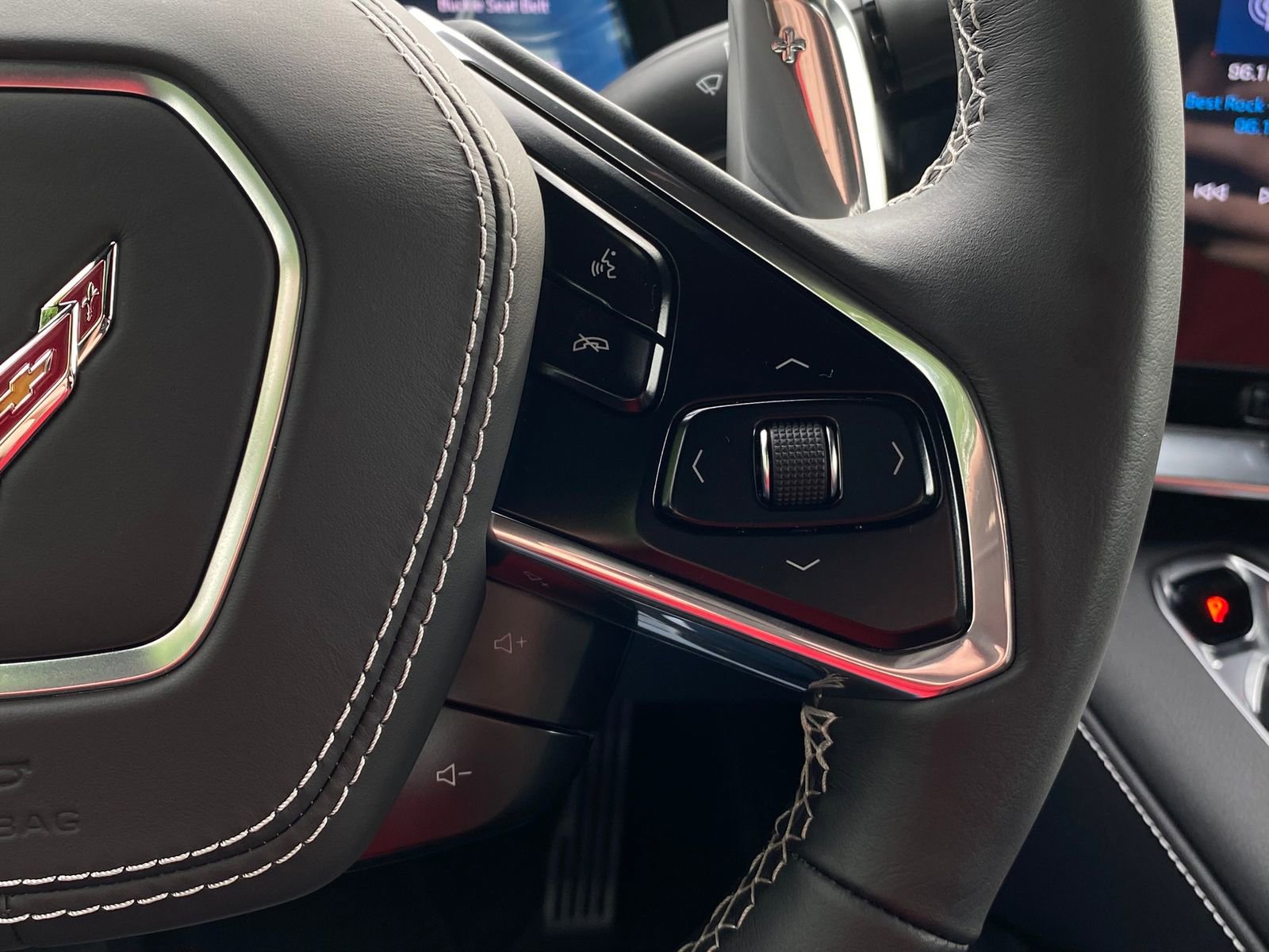 Used 2025 Chevrolet Corvette Stingray Coupe w/ 1LT image 34